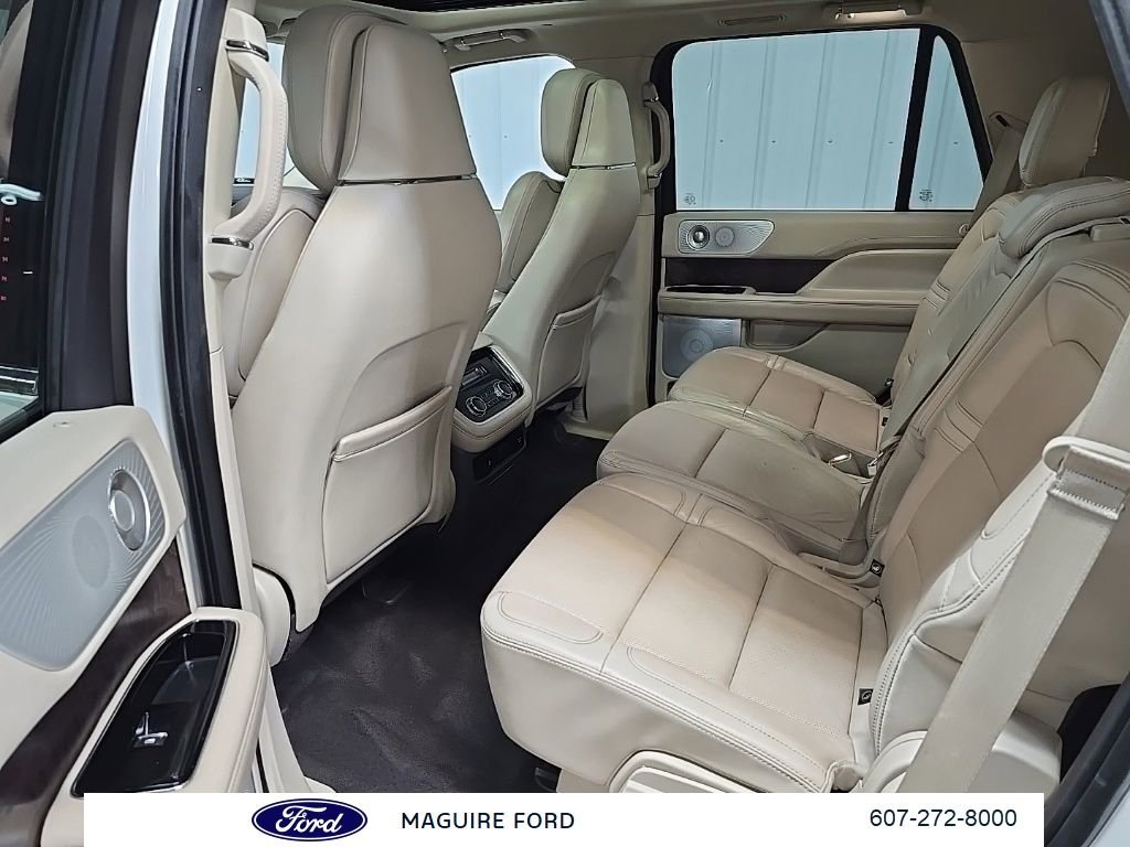 Used 2020 Lincoln Navigator Reserve w/ Luxury Package image 37