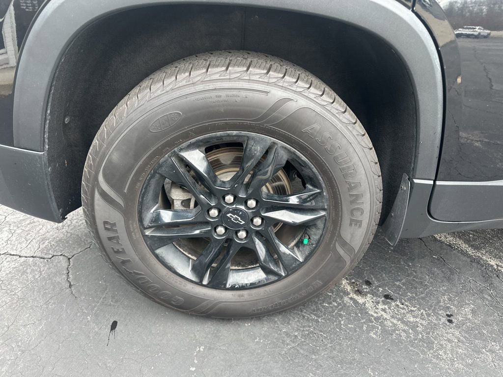 Used 2022 Chevrolet Traverse LT w/ Midnight/Sport Edition image 43