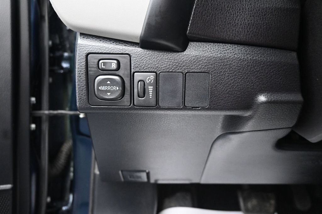 Used 2019 Toyota Corolla LE FWD image 21