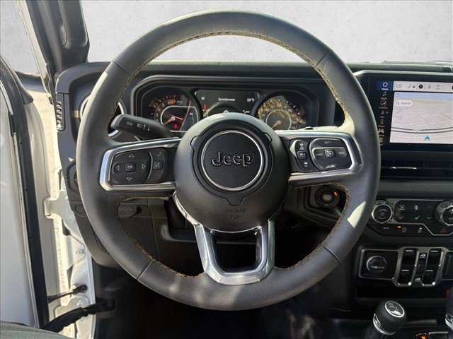 Used 2024 Jeep Wrangler Unlimited Sahara w/ Technology Group AWD/4WD image 17