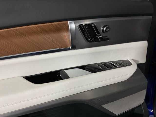 New 2026 Cadillac Vistiq Sport w/ LPO, Floor Liner Package image 24