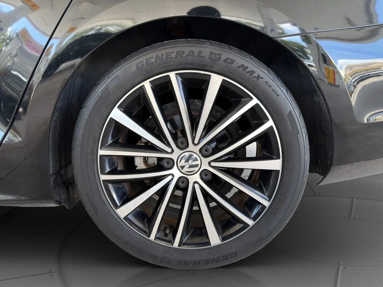 Used 2015 Volkswagen Jetta Sport FWD image 25