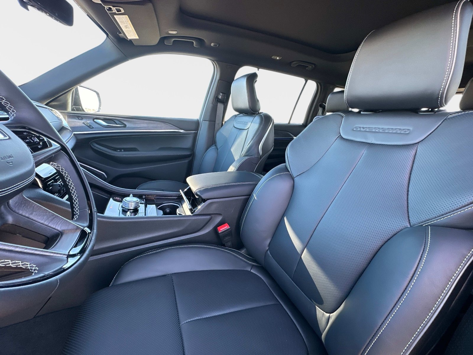 New 2025 Jeep Grand Cherokee L Overland w/ Advanced Protech Group III AWD/4WD image 24