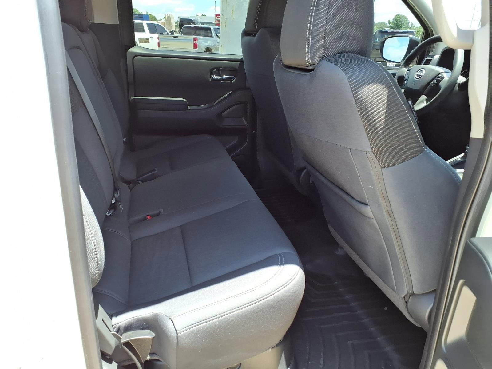 Used 2024 Nissan Frontier SV w/ SV Convenience Package RWD image 19