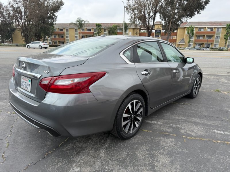 Used 2018 Nissan Altima 2.5 SV FWD image 5