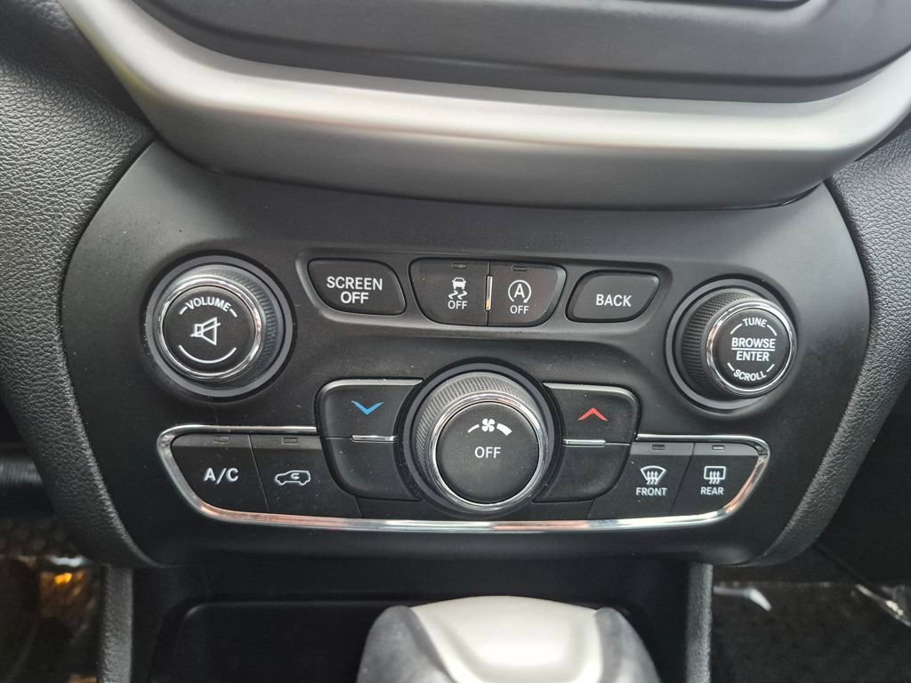 Used 2015 Jeep Cherokee Trailhawk w/ Leather Interior Group image 21