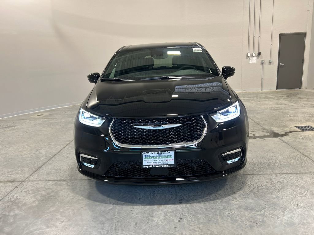 New 2026 Chrysler Pacifica Select FWD image 3