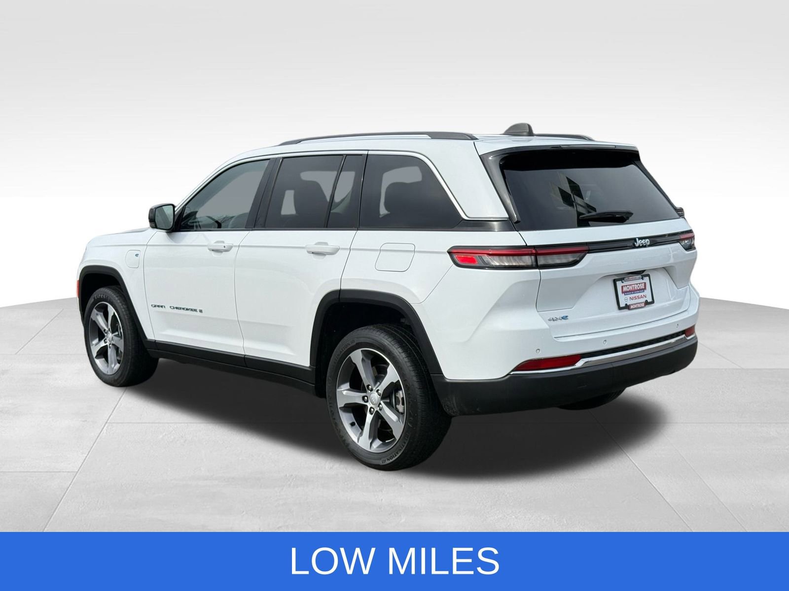 Used 2023 Jeep Grand Cherokee 4WD 4xe image 10