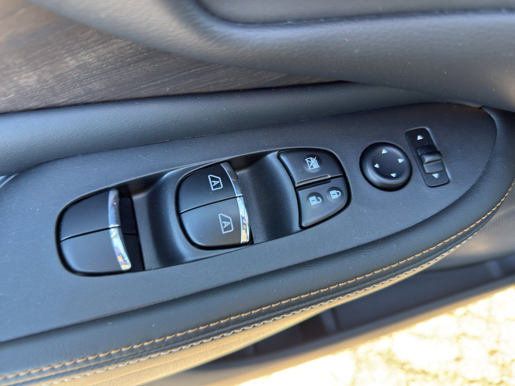 Certified 2024 Nissan Murano Platinum w/ Cargo Package image 12