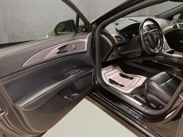 Used 2020 Lincoln MKZ w/ Convenience Package image 11