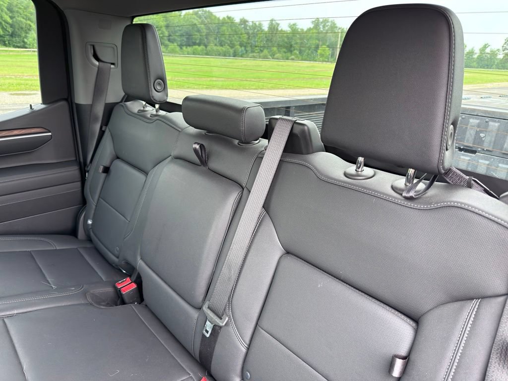 Used 2025 GMC Sierra 1500 SLT AWD/4WD image 31