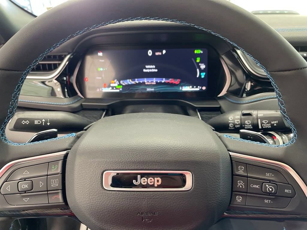 New 2024 Jeep Grand Cherokee Trailhawk w/ Advanced Protech Group II AWD/4WD image 16