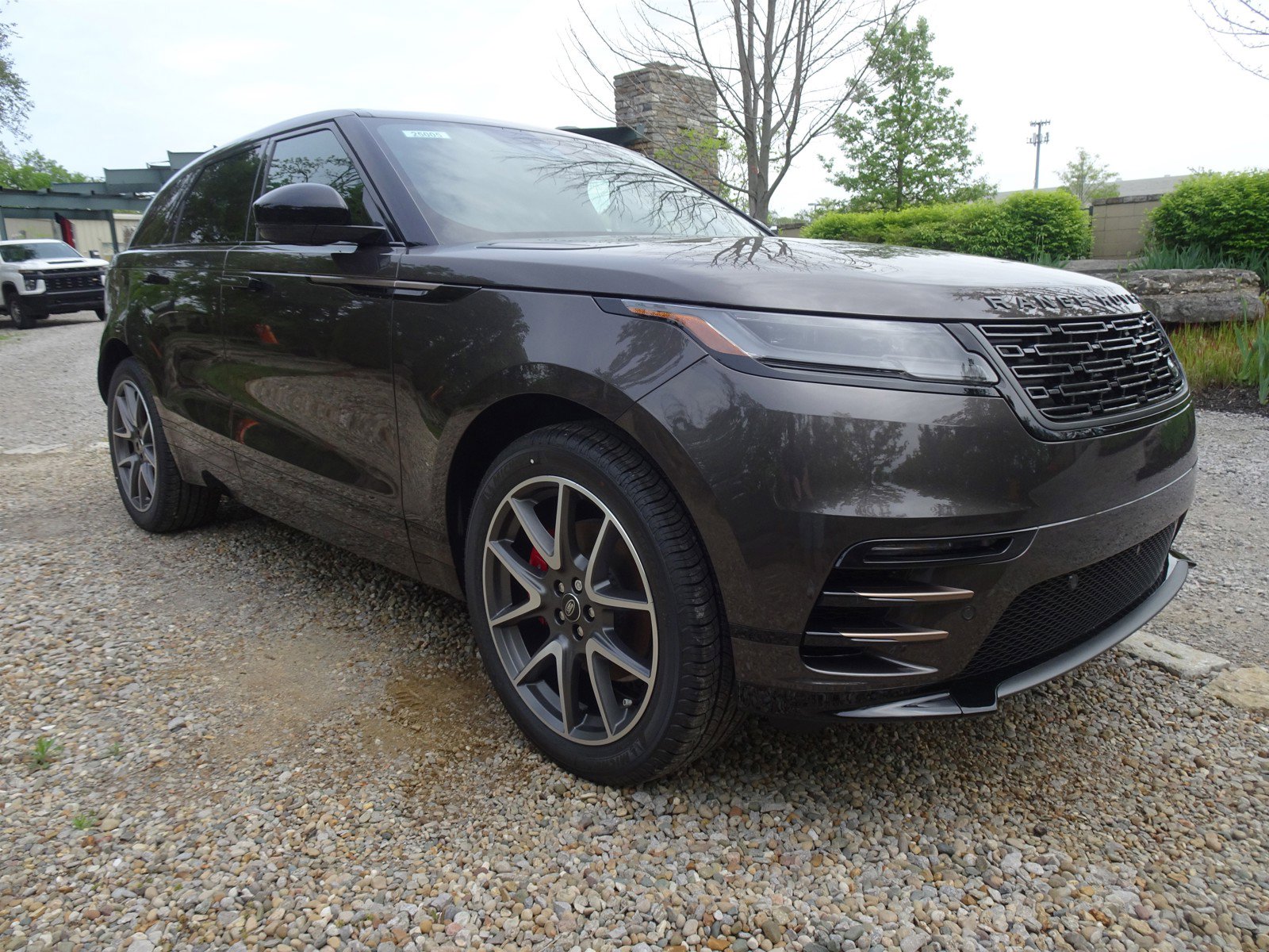New 2025 Land Rover Range Rover Velar Dynamic SE image 13