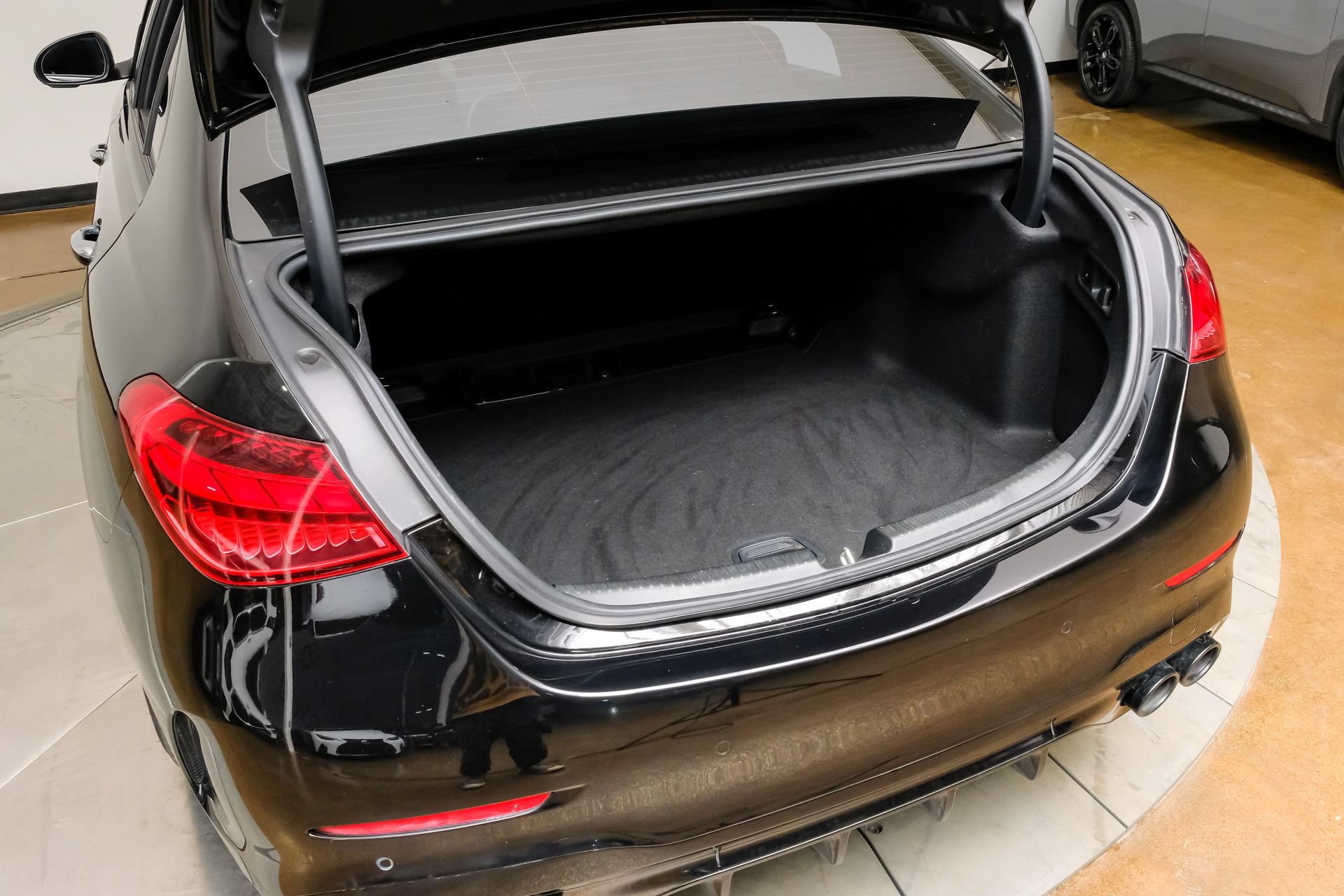Used 2024 Mercedes-Benz C 43 AMG 4MATIC Sedan w/ AMG Dynamic Plus Package image 44