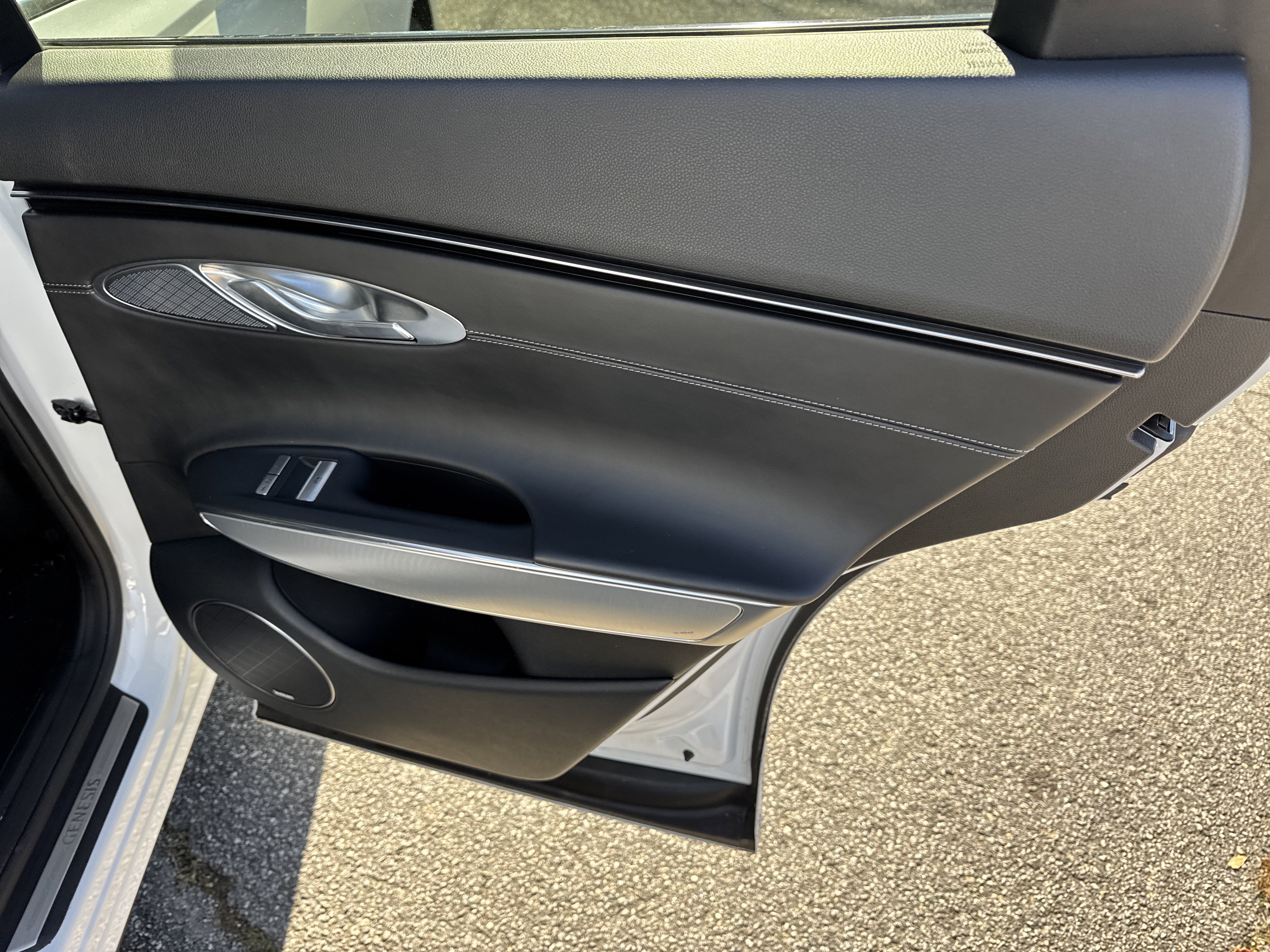 Used 2022 Genesis GV70 2.5T w/ Select Package image 16