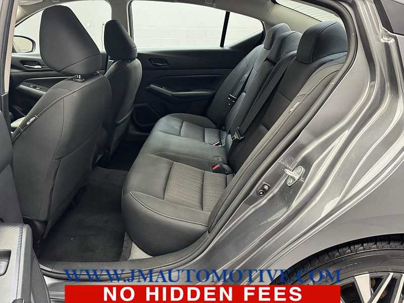 Used 2024 Nissan Altima 2.5 SV FWD image 14