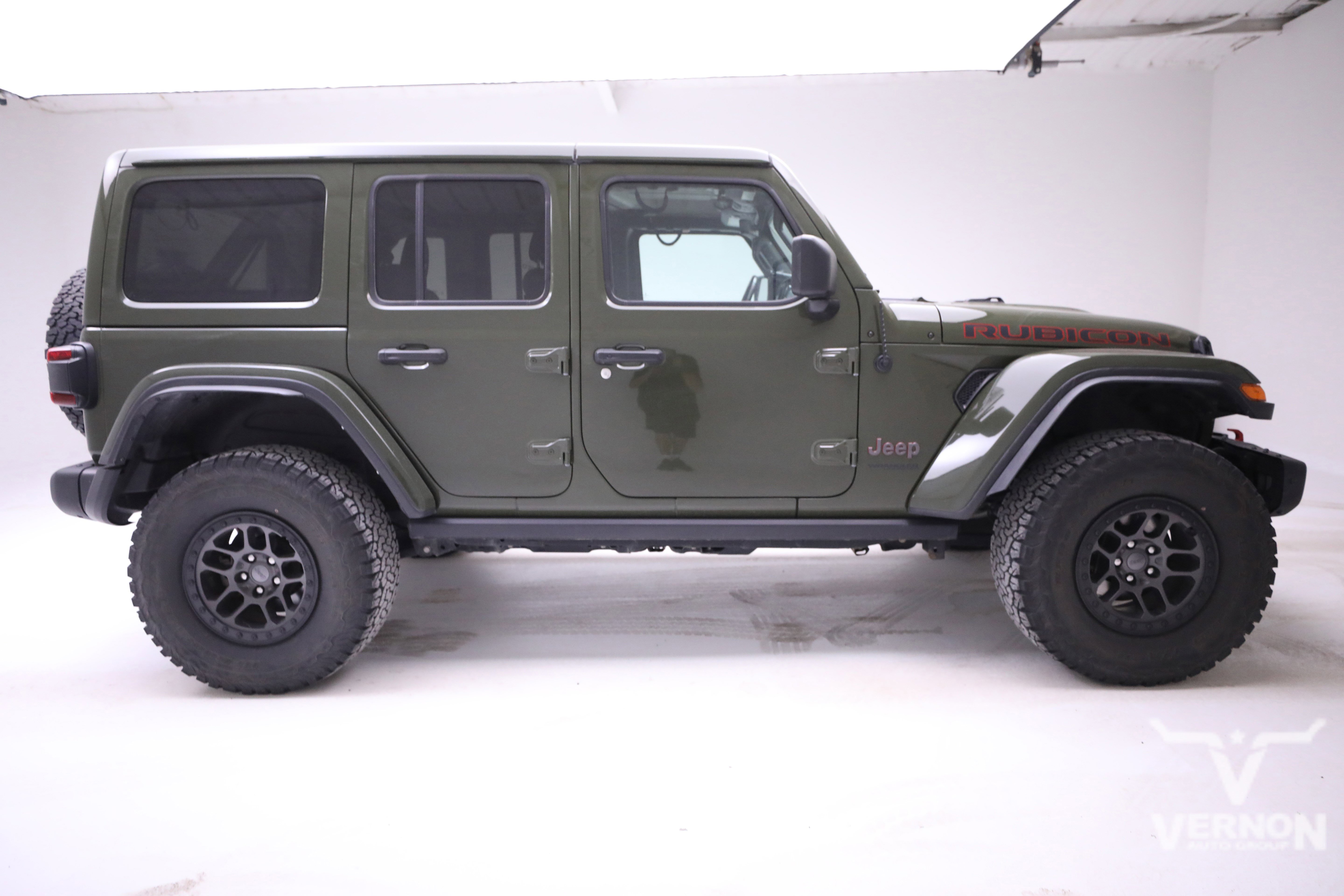 Used 2022 Jeep Wrangler Unlimited Rubicon w/ Xtreme Recon 35" Tire Package image 5