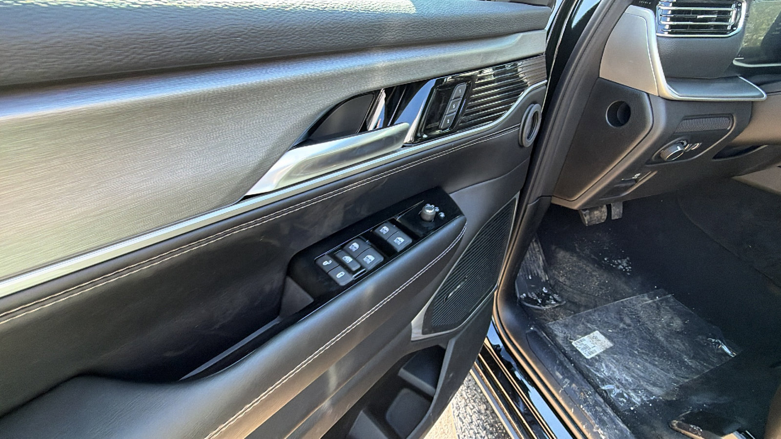 New 2026 Jeep Grand Wagoneer 4WD image 15