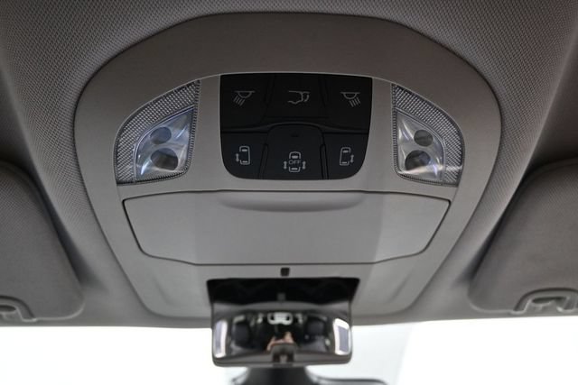 Certified 2024 Chrysler Pacifica Touring-L FWD image 44
