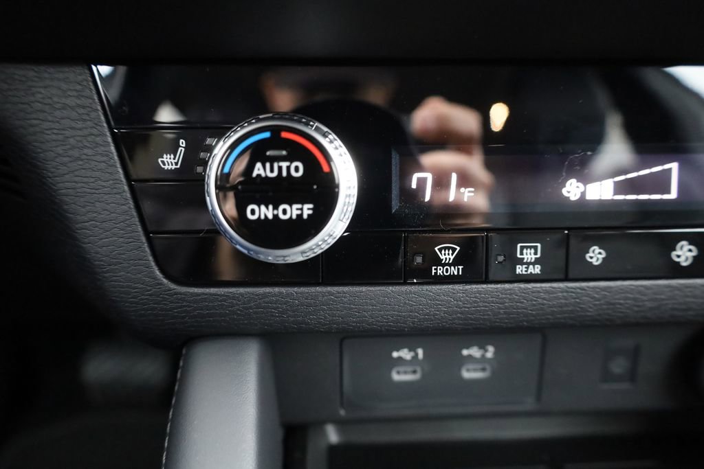 New 2025 Mitsubishi Outlander SE image 47