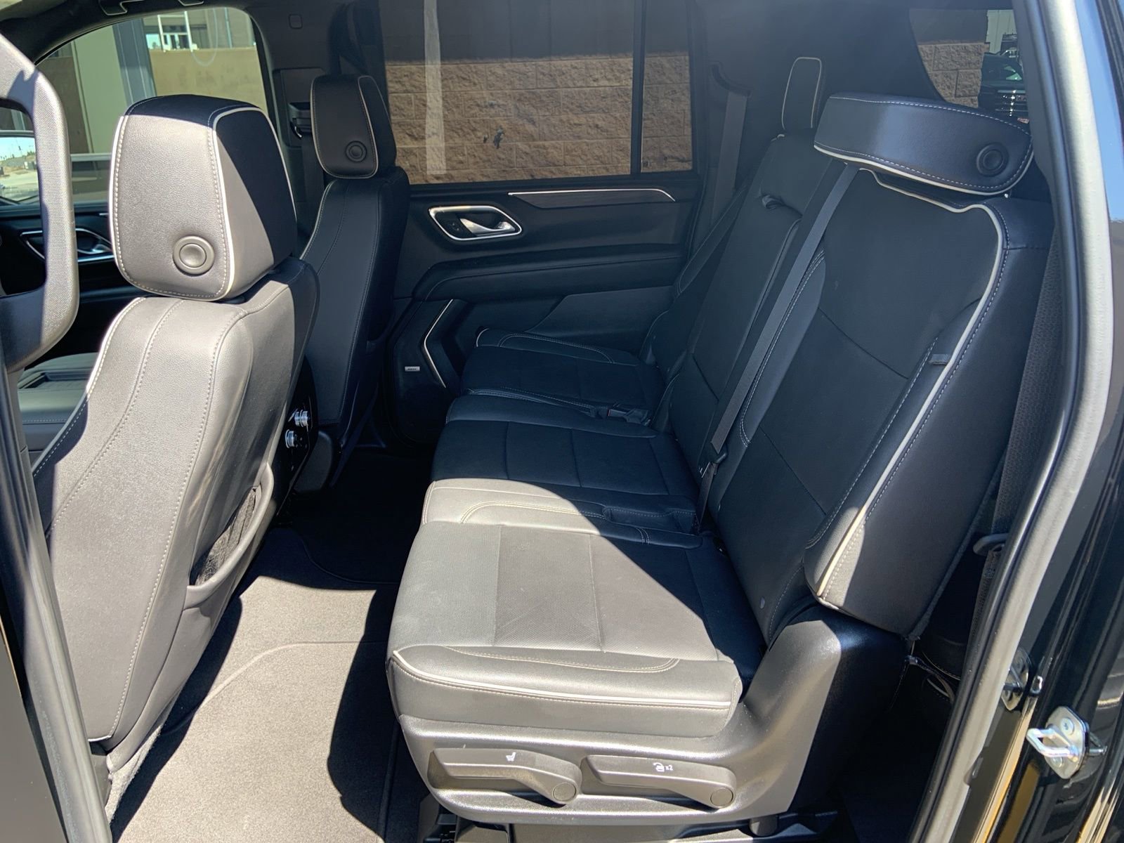 Used 2023 GMC Yukon XL SLT RWD image 21