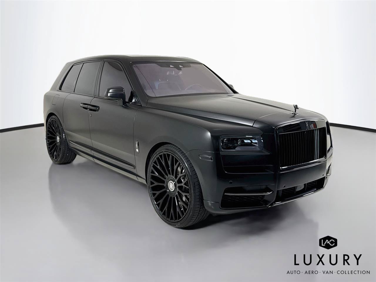 Used 2023 Rolls-Royce Cullinan Black Badge w/ Driver's Package AWD/4WD image 3
