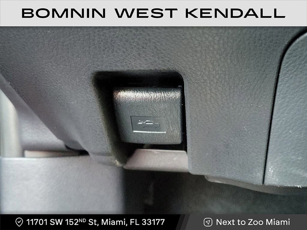 Used 2025 Toyota Camry LE image 24