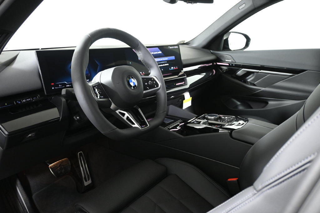 Used 2026 BMW 530i xDrive w/ M Sport Package AWD/4WD image 15