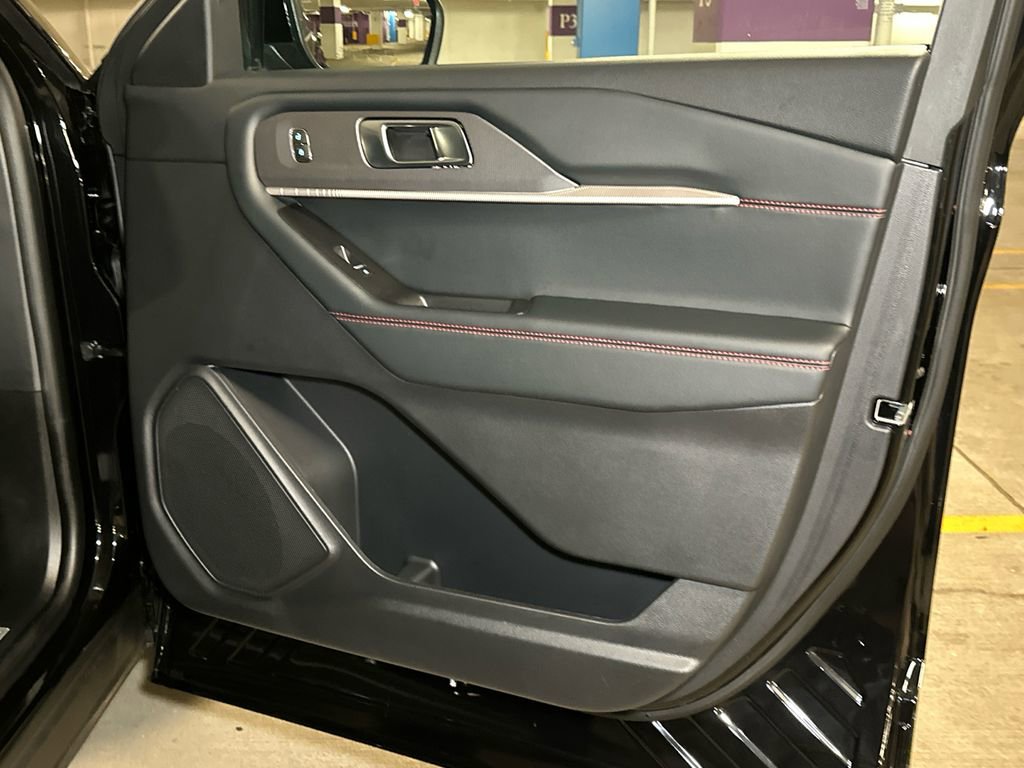 Used 2025 Ford Explorer ST-Line w/ Premium Package image 17