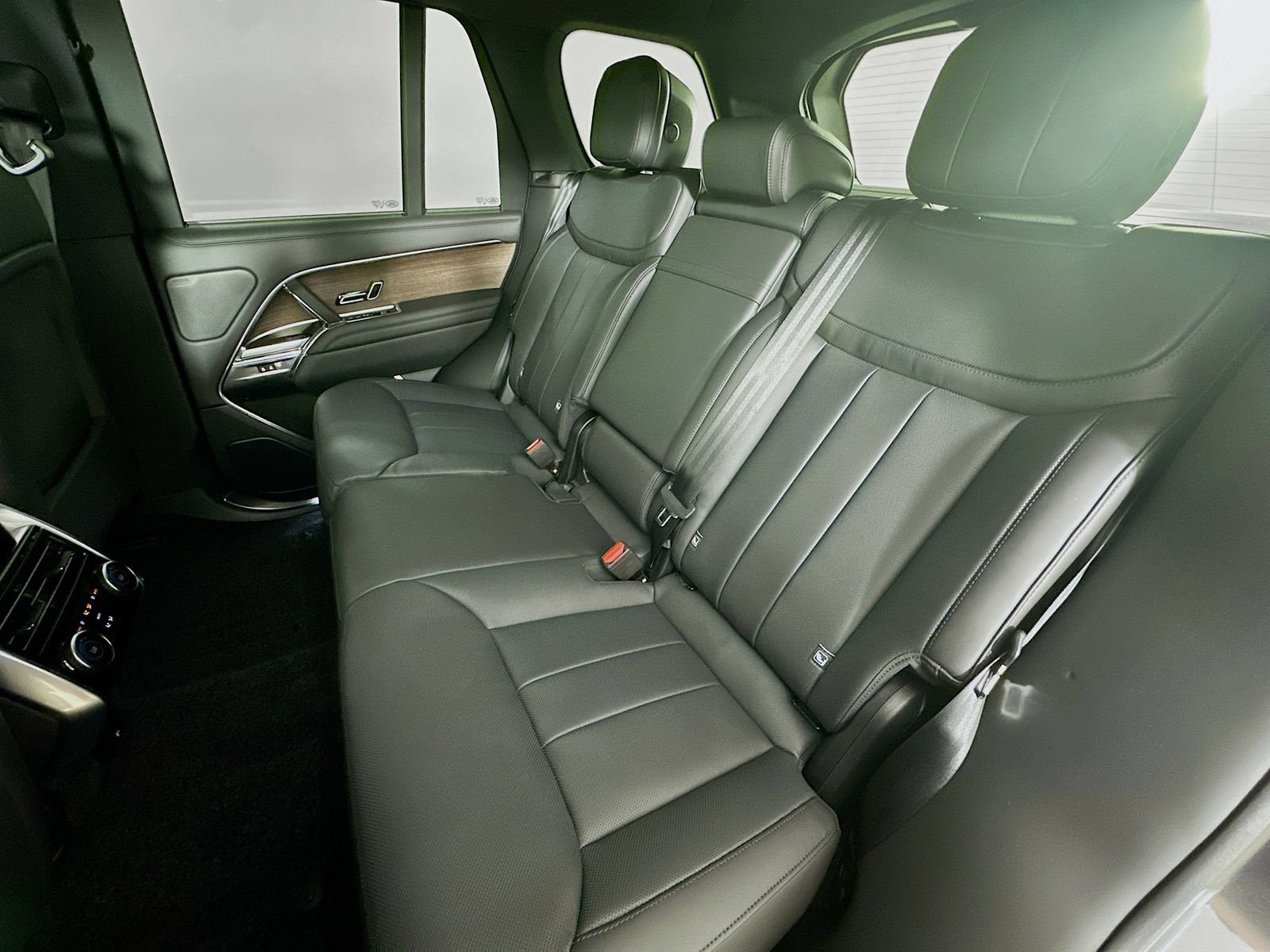 New 2026 Land Rover Range Rover SE AWD/4WD image 35