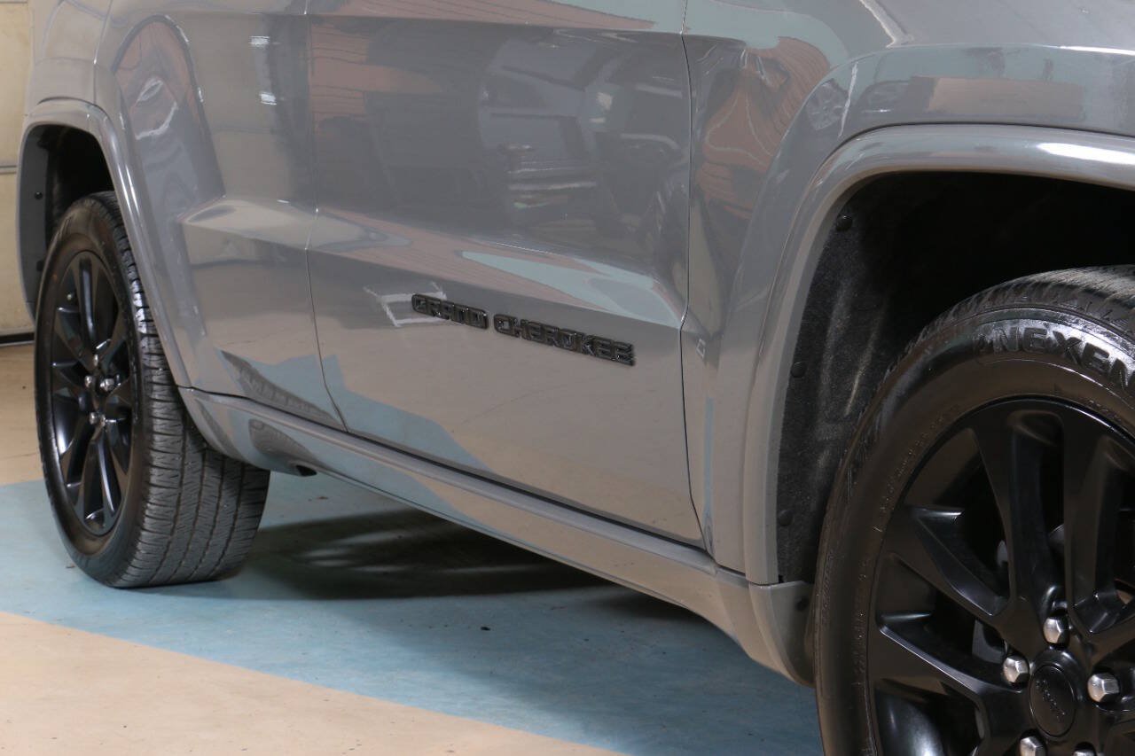 Used 2020 Jeep Grand Cherokee Altitude RWD image 15