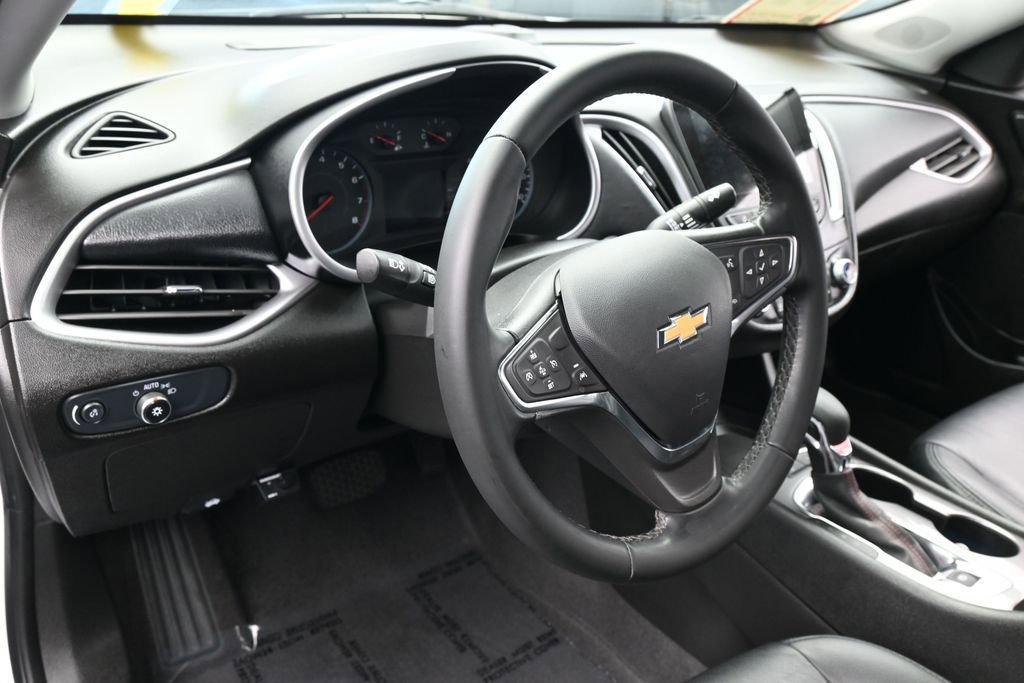 Used 2024 Chevrolet Malibu RS FWD image 15