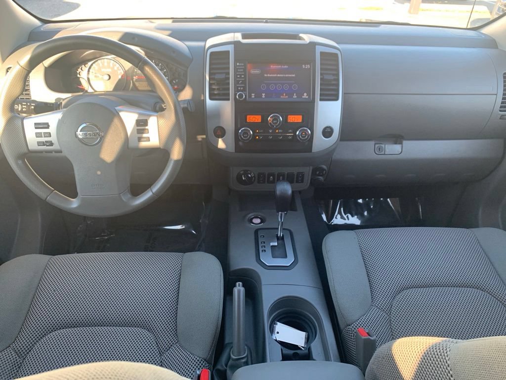 Used 2021 Nissan Frontier SV w/ Midnight Edition Floor Mats AWD/4WD image 9