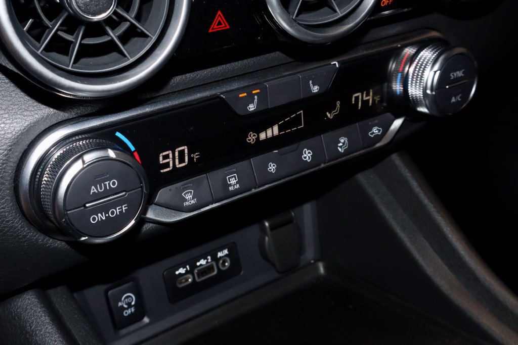 Certified 2025 Nissan Sentra SR FWD image 31