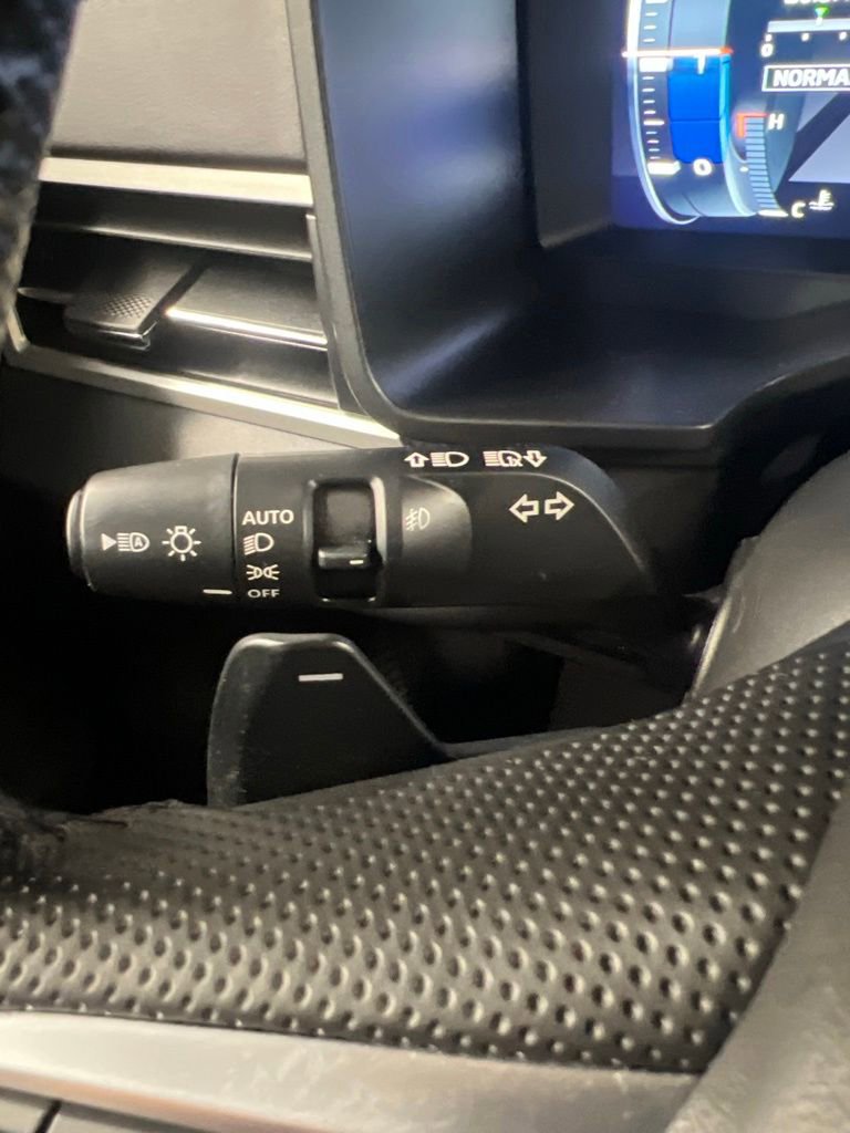Used 2024 Mitsubishi Outlander SE AWD/4WD image 16