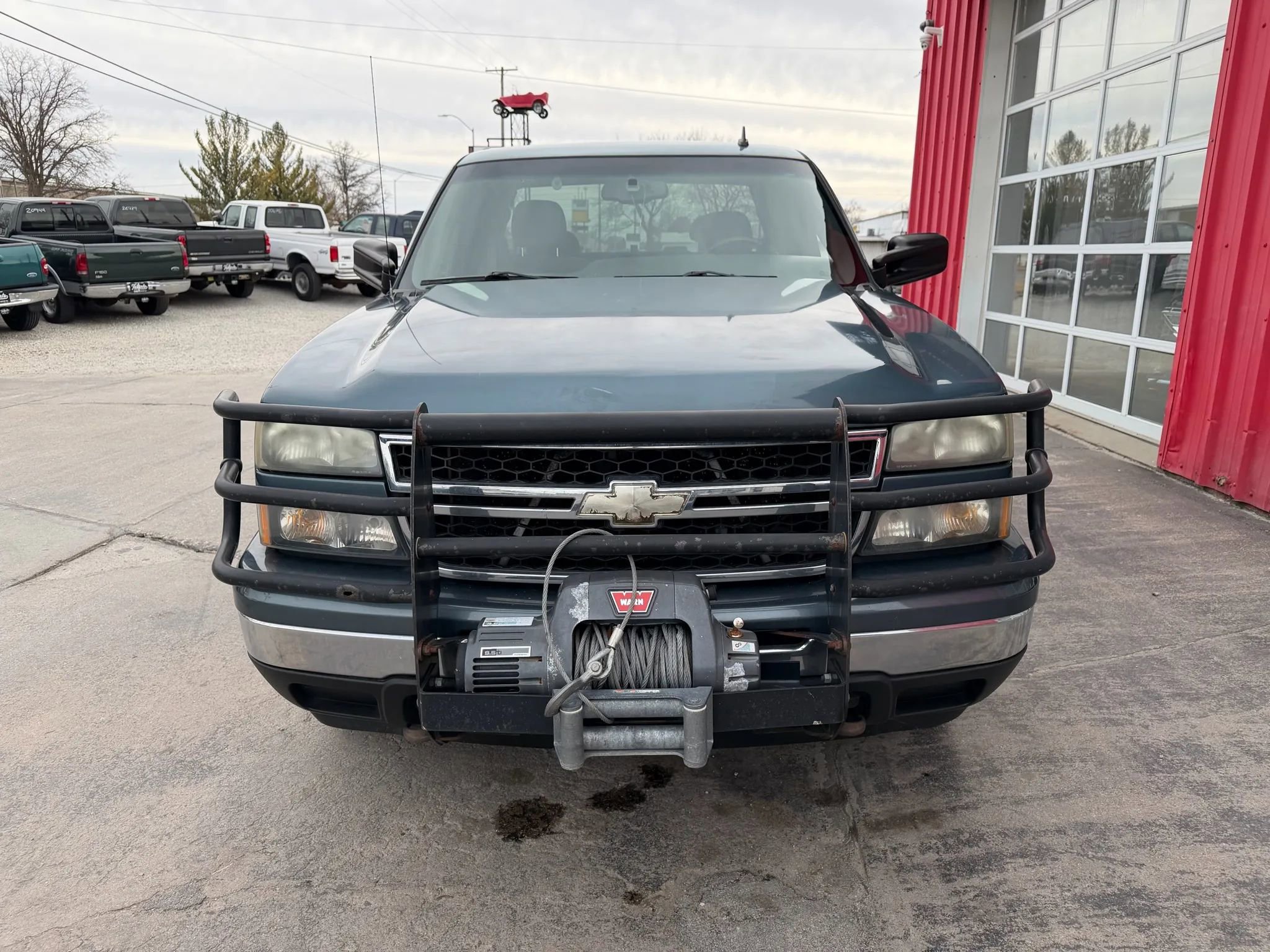 Used 2006 Chevrolet Silverado 1500 LT w/ Light Duty Power Package AWD/4WD image 3