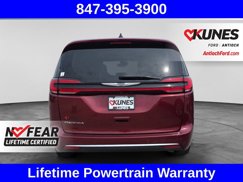 Used 2023 Chrysler Pacifica Touring-L FWD image 7