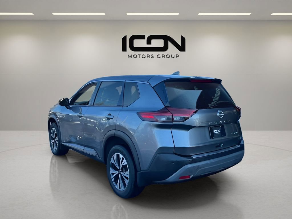 Used 2023 Nissan Rogue SV image 3