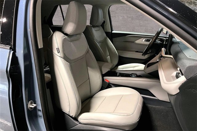 New 2026 Ford Explorer Active w/ Active Comfort Package image 11