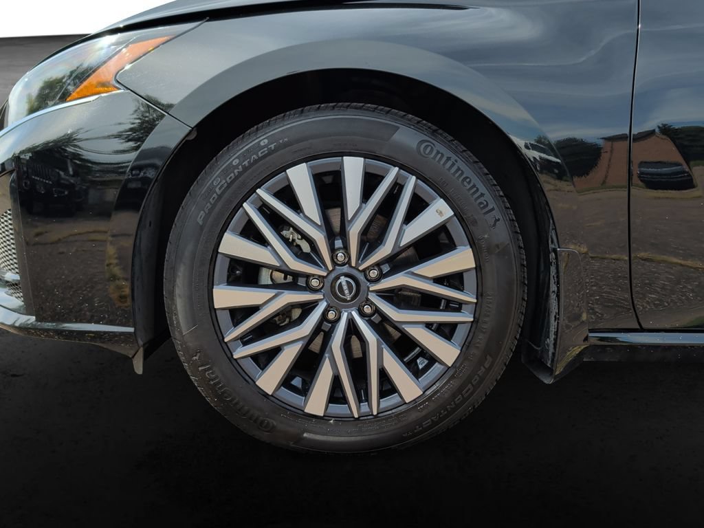 Used 2025 Nissan Altima 2.5 SV FWD image 9