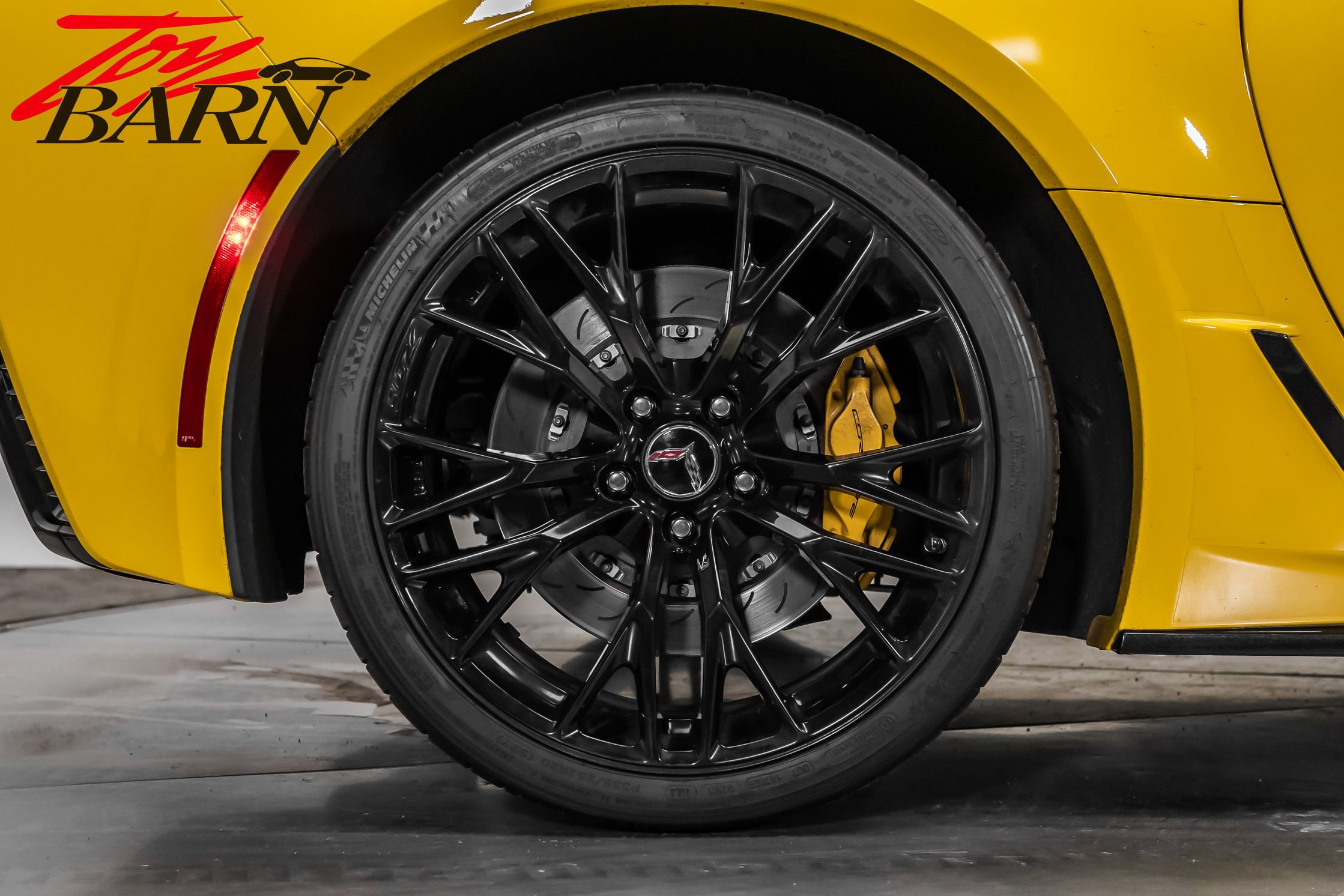 Used 2015 Chevrolet Corvette Z06 w/ 2LZ Preferred Equipment Group image 25