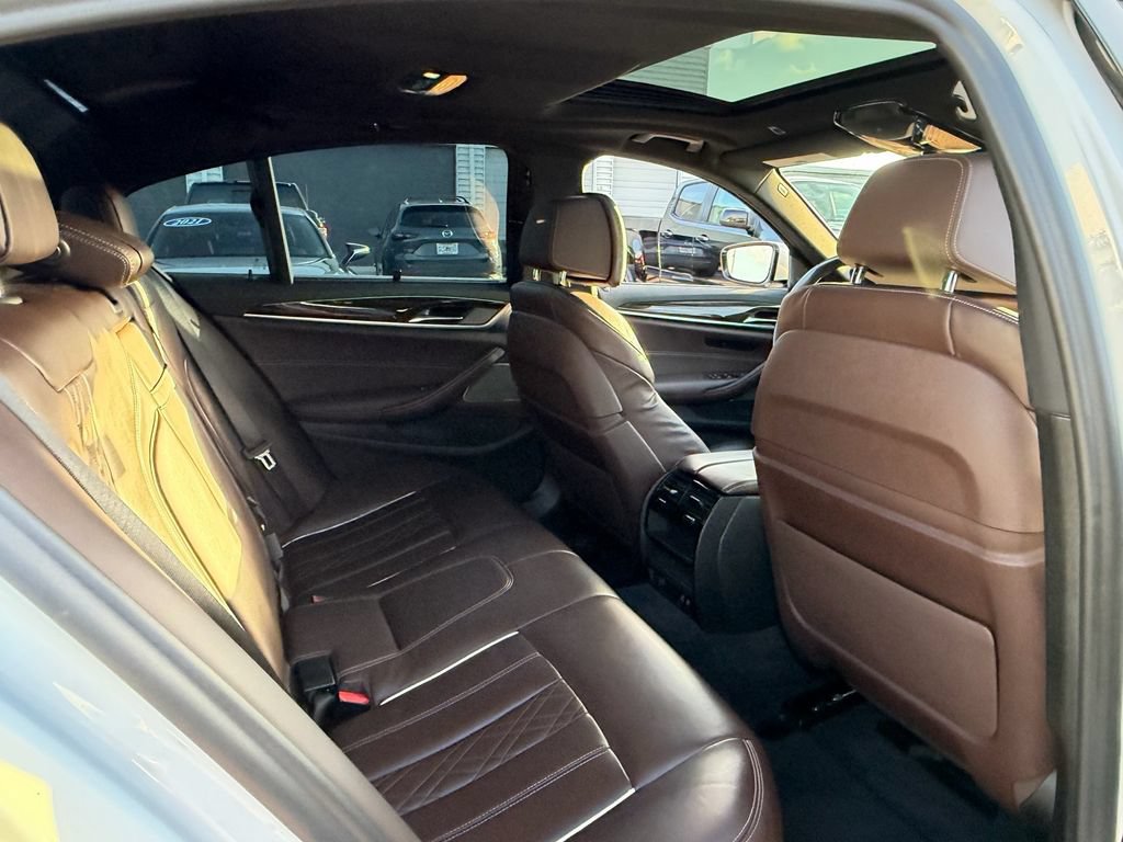 Used 2021 BMW 540i w/ Premium Package RWD image 16