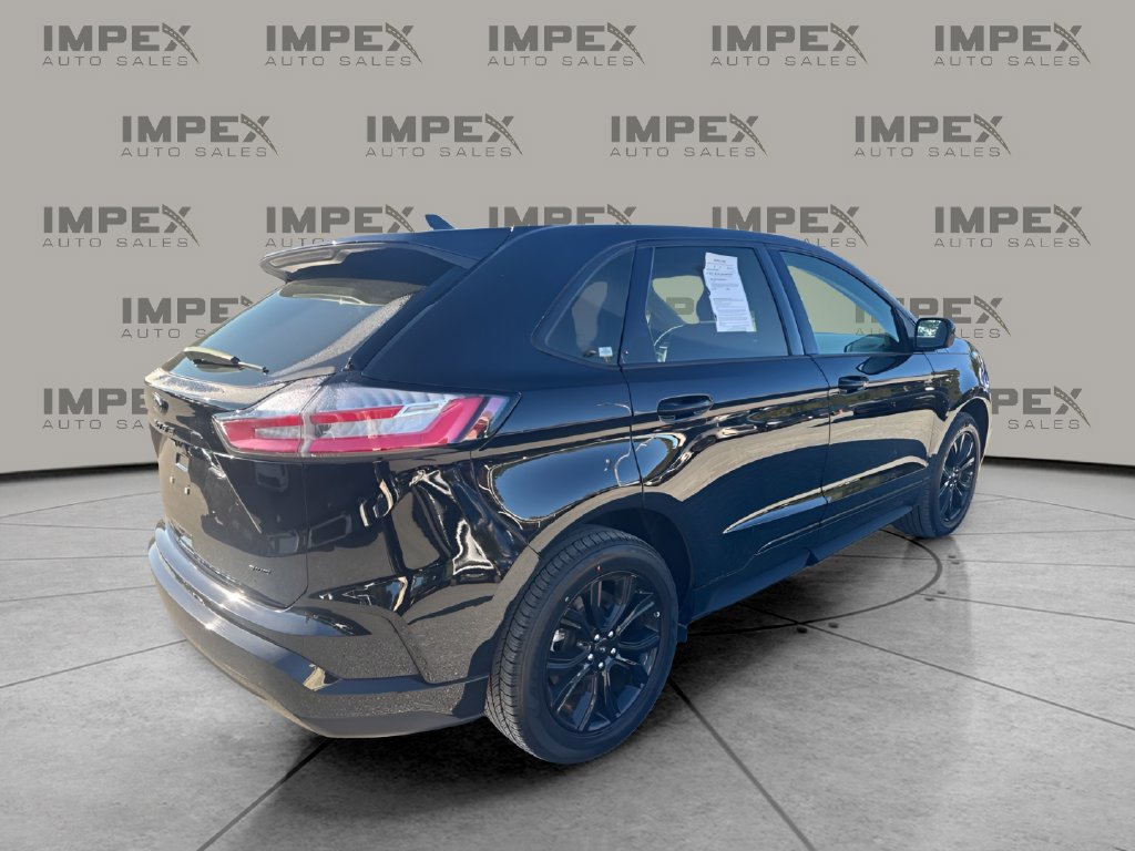 Used 2024 Ford Edge SE w/ Black Appearance Package AWD/4WD image 5