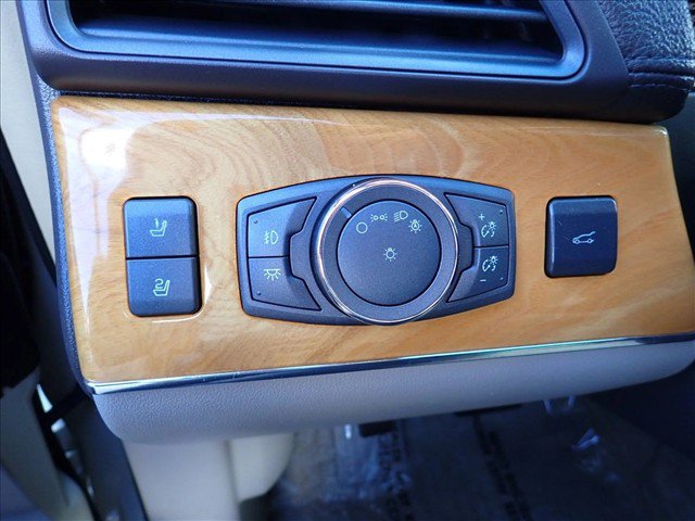 Used 2015 Lincoln MKX AWD w/ Equipment Group 102A image 16