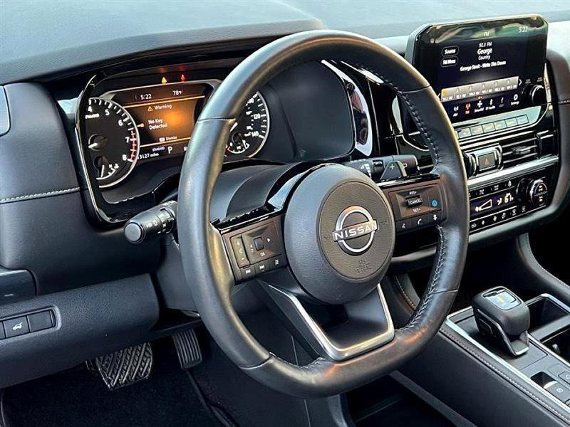 Used 2023 Nissan Pathfinder SL w/ Lighting Package (N92) image 13