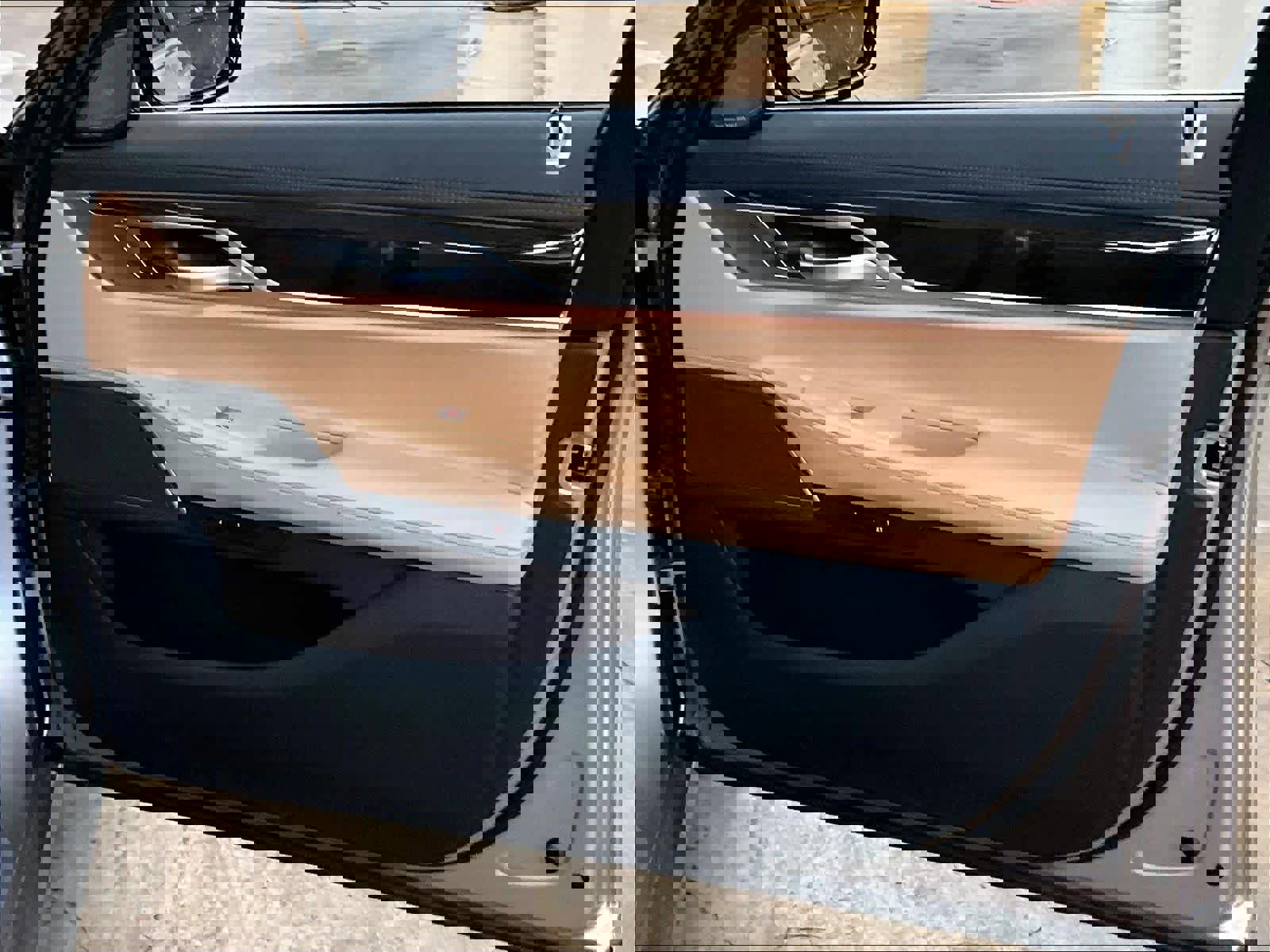 Used 2022 BMW 740i w/ Premium Package image 25