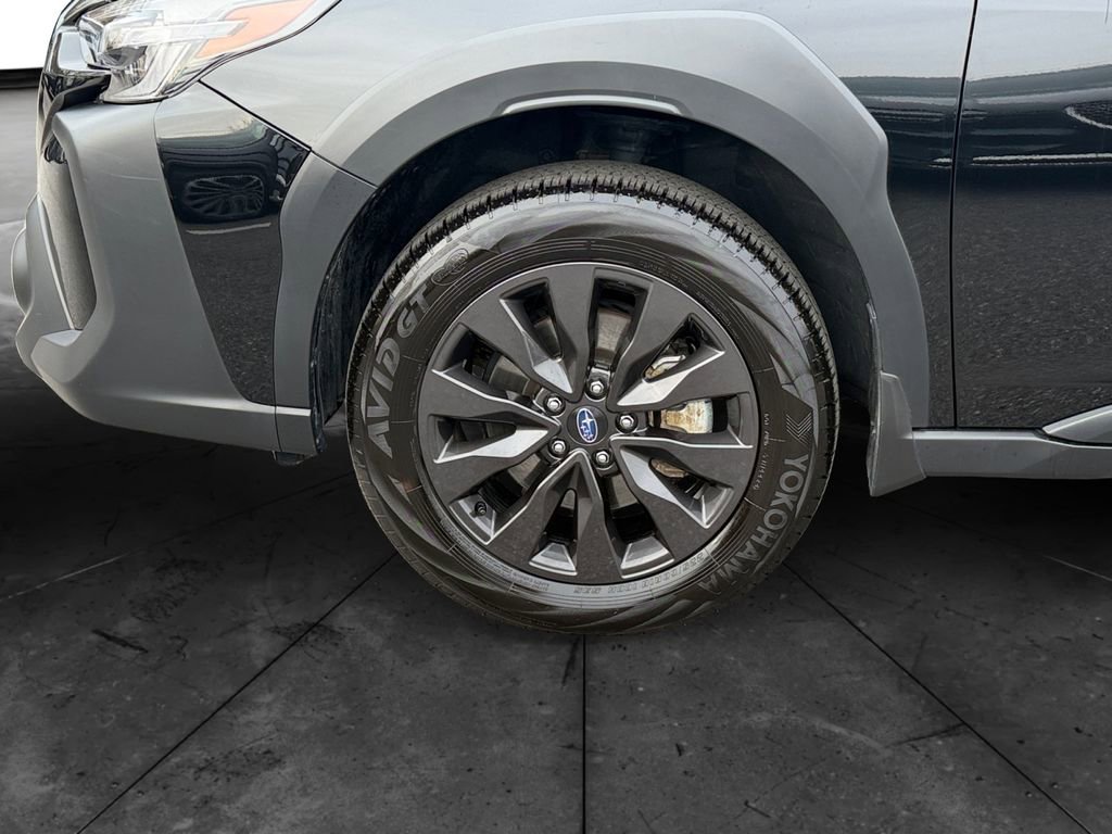 Used 2025 Subaru Outback Onyx Edition image 14