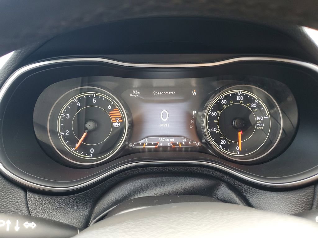 Used 2019 Jeep Cherokee Limited image 22