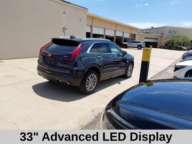 Used 2025 Cadillac XT4 Premium Luxury FWD image 4