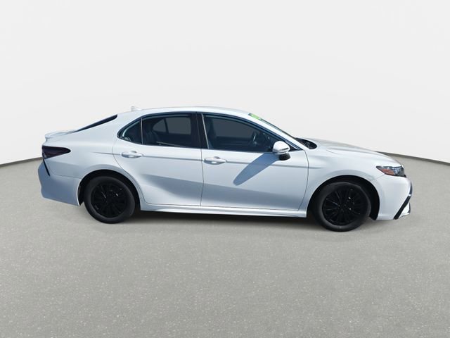 Used 2023 Toyota Camry SE image 4